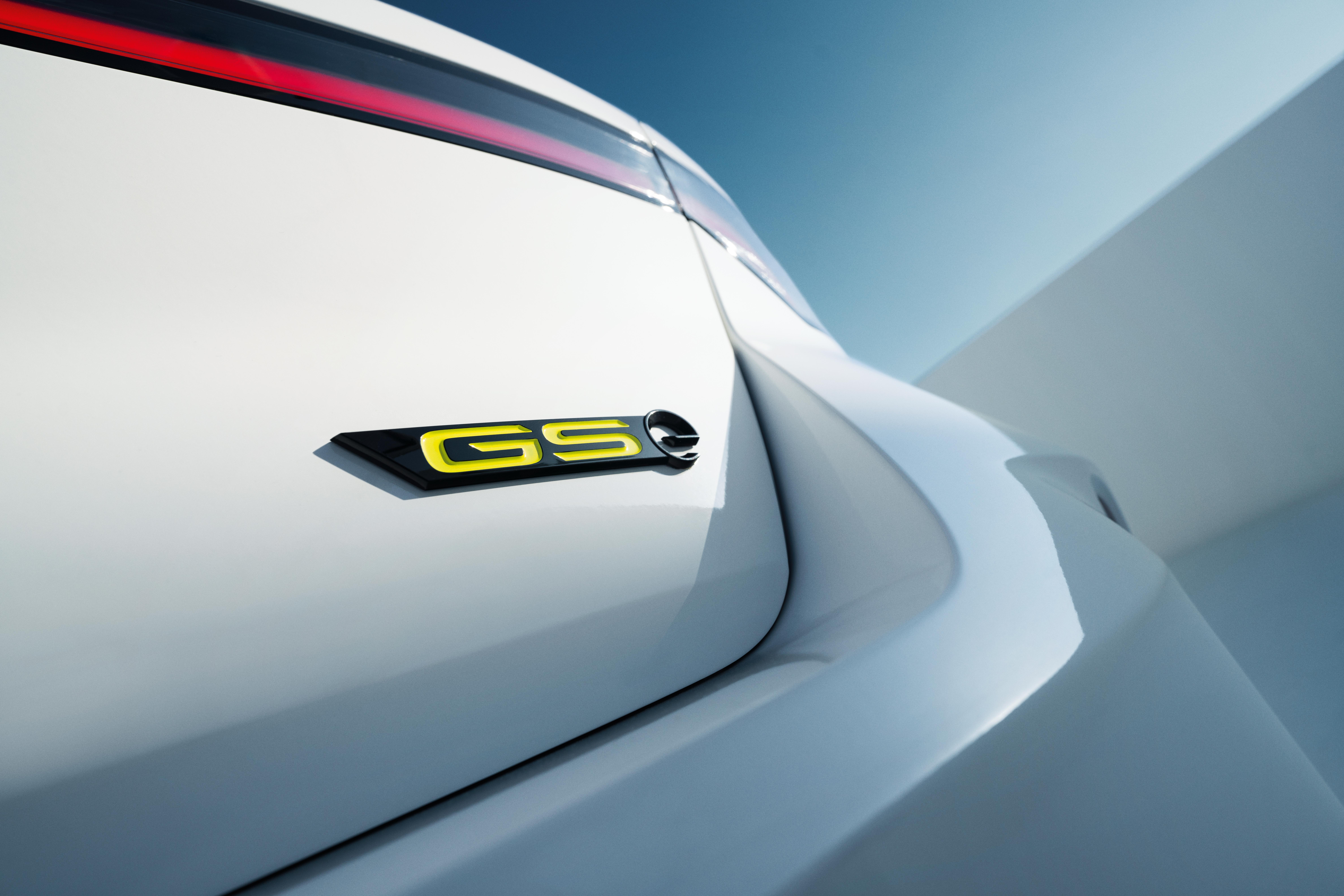 VAUXHALL REVEALS ALL-NEW ASTRA GSe AND ALL-NEW ASTRA SPORTS TOURER GSe