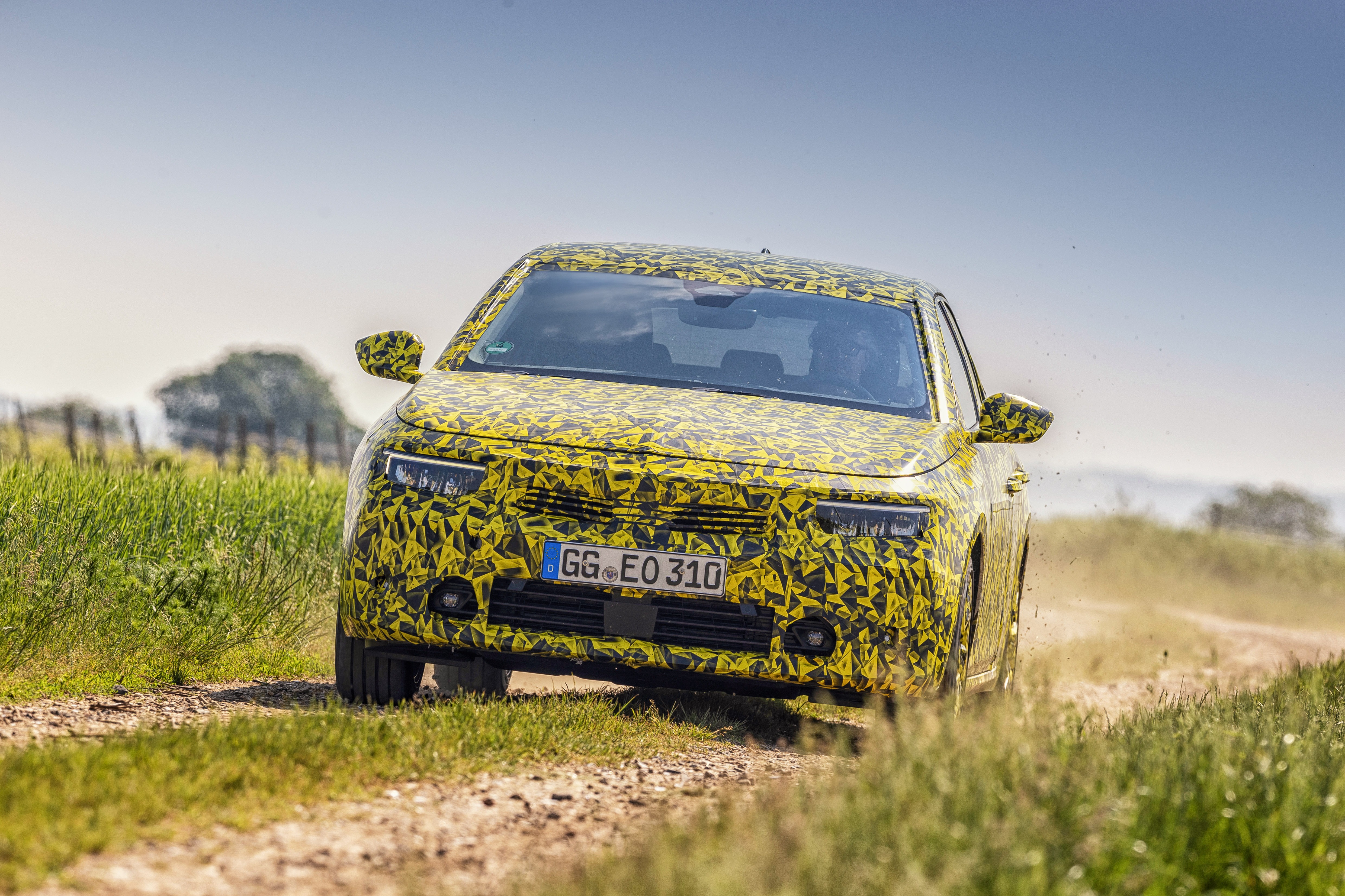 ALL-NEW VAUXHALL ASTRA ON THE FINISHING STRAIGHT