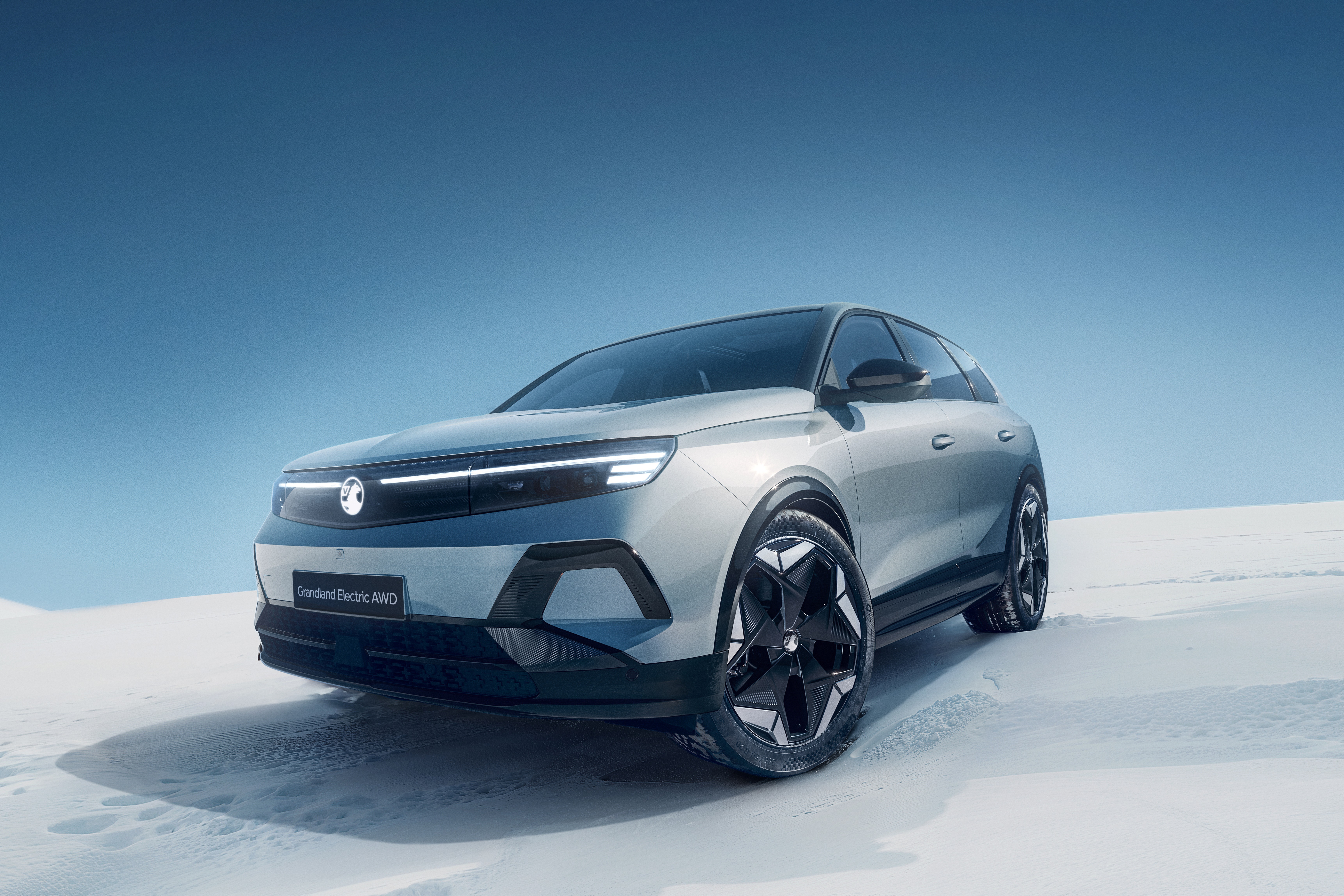 INTRODUCING THE VAUXHALL GRANDLAND ELECTRIC AWD